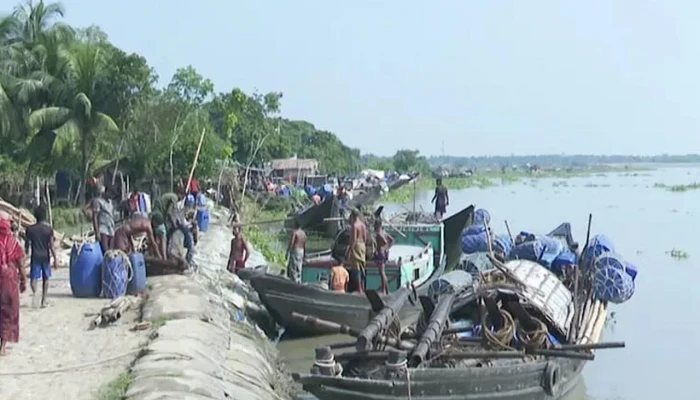 ভোলায় জেলেদের চাল বিতরণে অনিয়মের অভিযোগে তদন্ত কমিটি