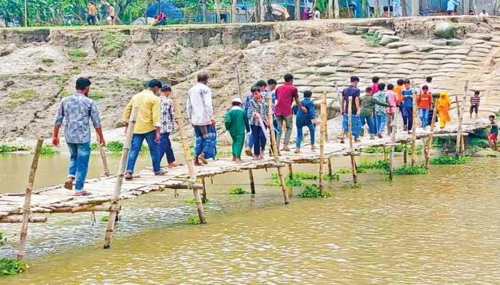 শেরপুরে সড়ক ও সেতু না থাকায় জনদুর্ভোগ