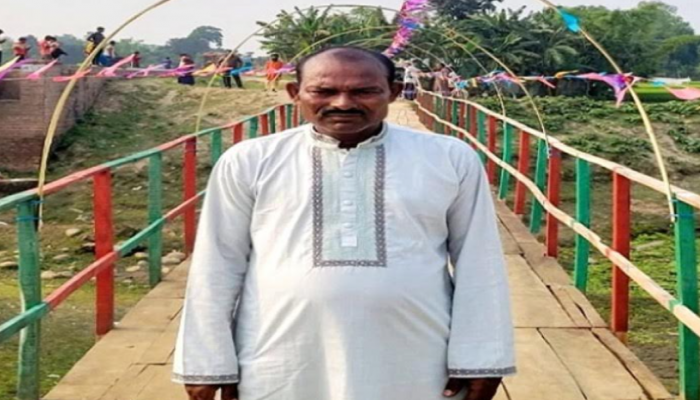 কুড়িগ্রামে কুলির টাকায় নির্মিত কাঠের সেতু বদলে দিল জনজীবন