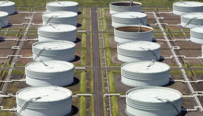 জ্বালানি সংকট মোকাবিলায় ২০ দিনের তেল ছাড়ছে জাপান