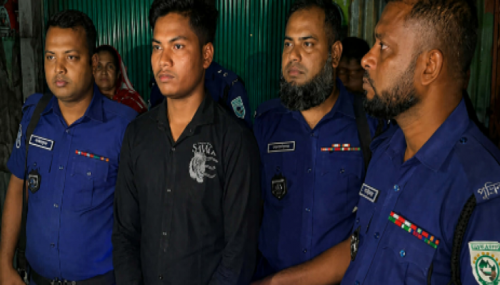 প্রতিমন্ত্রীকে ‘গাঁজাখোর’ সম্বোধন, ফেসবুক পোস্টে কলেজছাত্র আটক