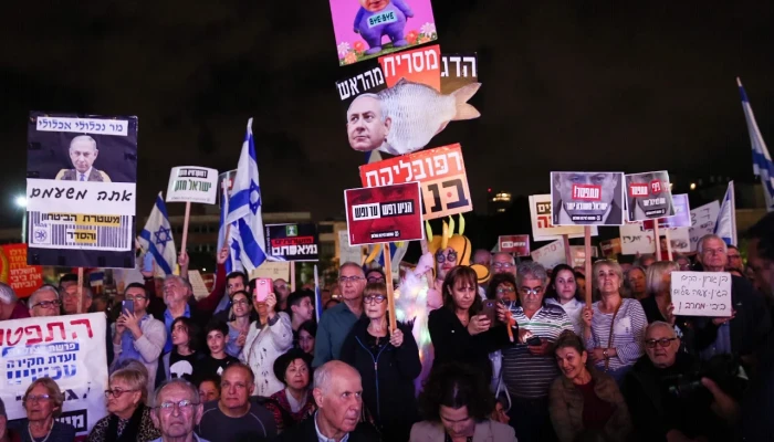 নেতানিয়াহুর পদত্যাগ দাবিতে ইসরাইলজুড়ে বিক্ষোভ