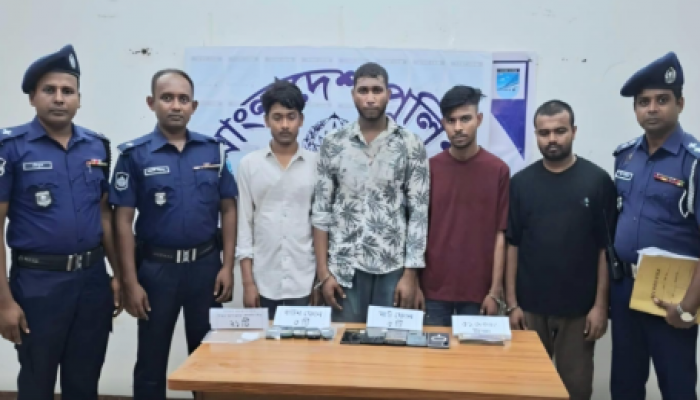 ​বন্দর থানা পুলিশ কর্তৃক ইলেক্ট্রনিক প্লাটফর্ম ব্যবহার করে প্রতারক চক্রের ৪ প্রতারক গ্রেফতার।