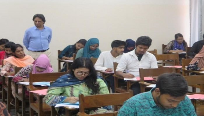 হিজলায় শিক্ষকদের কোচিং বাণিজ্যে জিম্মি শিক্ষার্থীরা: নিরুপায় হতদরিদ্র অভিভাবকরা