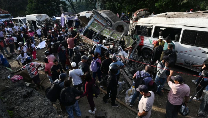 কলম্বিয়ার মহাসড়কে বোমা হামলায় ২১ নিহত, আহত ৫৬