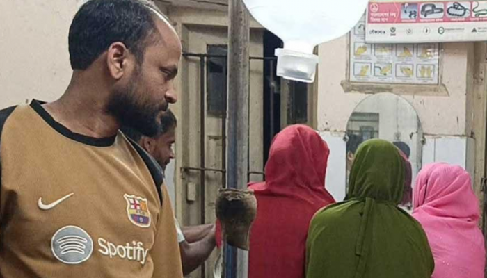 কুড়িগ্রামের নাগেশ্বরীতে ট্রাক-মাইক্রোবাস সংঘর্ষে নিহত ৩, আহত ১১