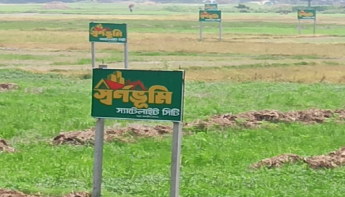 ​নজরদারি না থাকায় সিরাজদিখানে ব্যাঙের ছাতার মতো গড়ে উঠছে অবৈধ আবাসন প্রকল্প