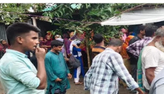 রংপুর থেকে চি‌কিৎসা নিয়ে কুড়িগ্রামে ফেরার পথে বাবা-‌মেয়েসহ ৫ জনের মৃত্যু