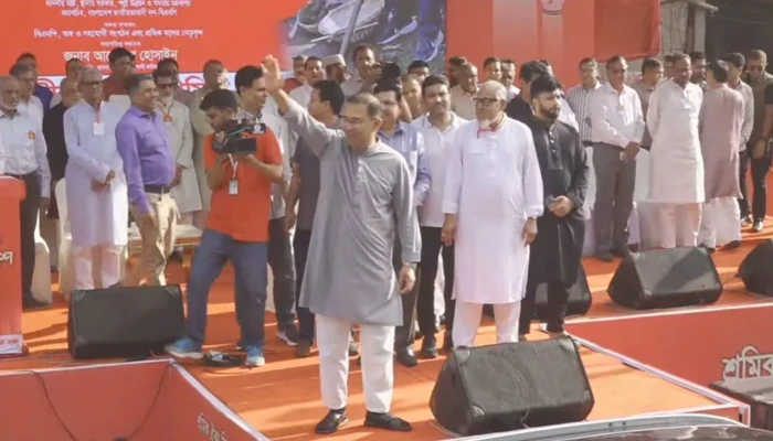 নয়াপল্টনে শ্রমিক সমাবেশে যোগ দিয়েছেন প্রধানমন্ত্রী