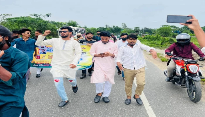 ছাত্রলীগের দেড় মিনিটের মিছিল