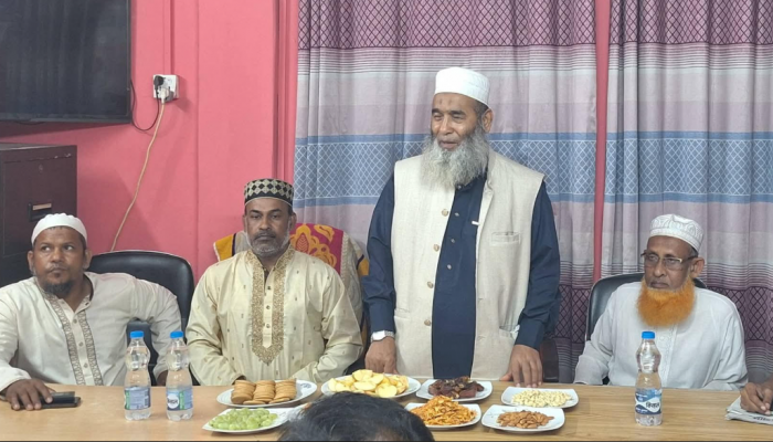 তানোর প্রেস ক্লাবে সাংবাদিকদের সাথে এমপি মুজিবুর রহমানের মতবিনিময়