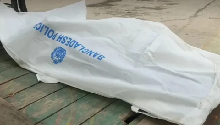 বাল্কহেডের সঙ্গে পুলিশের নৌযানের সংঘর্ষ, এক সদস্যের মৃত্যু