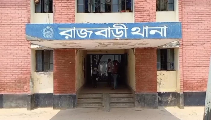 পুলিশকে মারধরের ঘটনায় যুবদলকর্মী গ্রেপ্তার