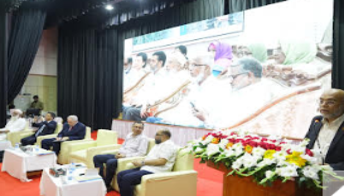 বাকৃবিতে তিন দিনব্যাপী গবেষণা অগ্রগতি কর্মশালা শুরু সম্মাননা পেলেন গবেষক, কৃষি উদ্যোক্তা ও কৃষি সাংবাদিক