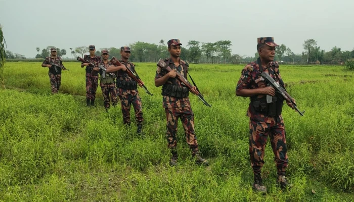 সীমান্তে পুশইন ঠেকাতে বিজিবির কঠোর নিরাপত্তা