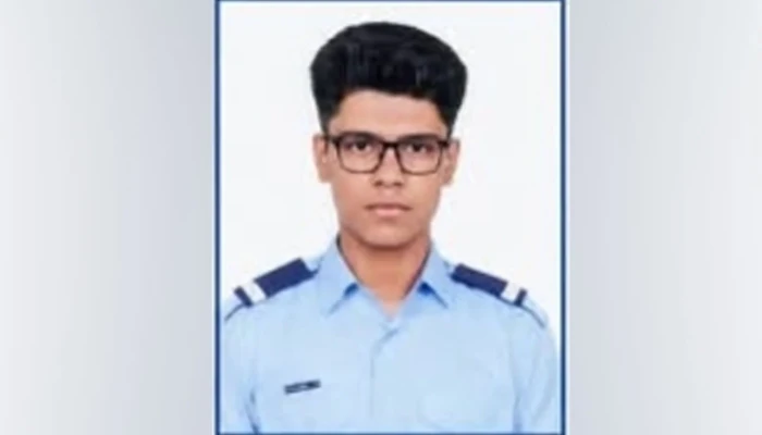 বন্ধুর সঙ্গে ঘুরতে এসে মেঘনায় ডুবে কলেজছাত্র নিখোঁজ