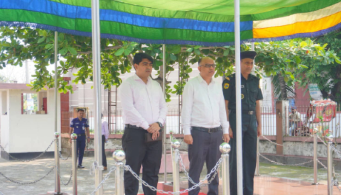 ​নেত্রকোণা জেলা কারাগার পরিদর্শনে জেলা প্রশাসক, বন্দিদের সুযোগ-সুবিধা তদারকি