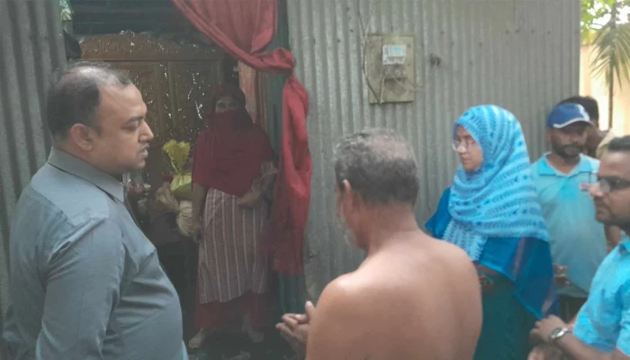 তেল মজুত করে অতিরিক্ত দামে বিক্রি এক নারীকে জরিমানা