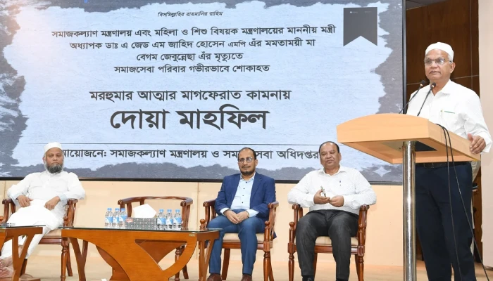 মা-বাবার সেবা-যত্ন শত কর্মব্যস্ততার মধ্যেও সুযোগ করে নিতে হবে