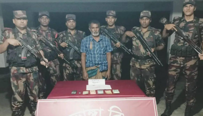 কুড়িগ্রামের রৌমারীতে স্ত্রীকে গাছে বেঁধে পেটানো সেই স্বামী ইয়াবাসহ গ্রেফতার