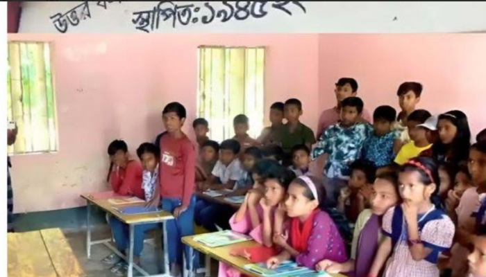 কুড়িগ্রামে ১৬৫ শিক্ষার্থীর প্রাথ‌মিক বিদ‌্যালয়‌টি‌তে শিক্ষক মাত্র একজন