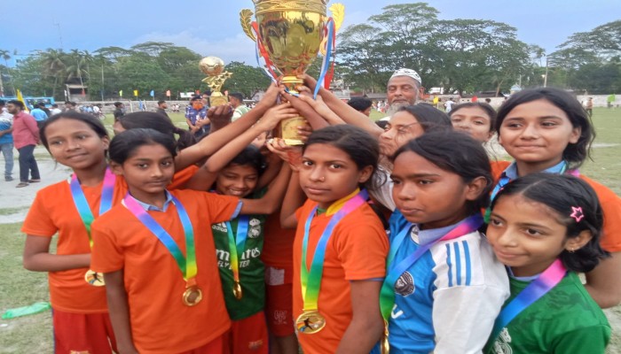 প্রাথমিক বিদ্যালয় গোল্ডকাপ ফুটবল টুর্নামেন্টে জেলায় রাজাপুরের বালক-বালিকা দল চ্যাম্পিয়ন