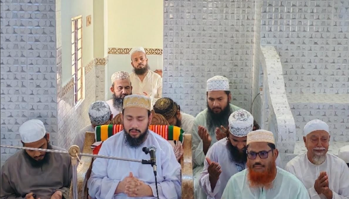 মসজিদ শুধু ইবাদতের স্থান নয়, বরং এটি মুসলিম উম্মাহর ঐক্য, শিক্ষা এবং আধ্যাত্মিক উন্নতির কেন্দ্রবিন্দু -ছারছীনার পীর ছাহেব।