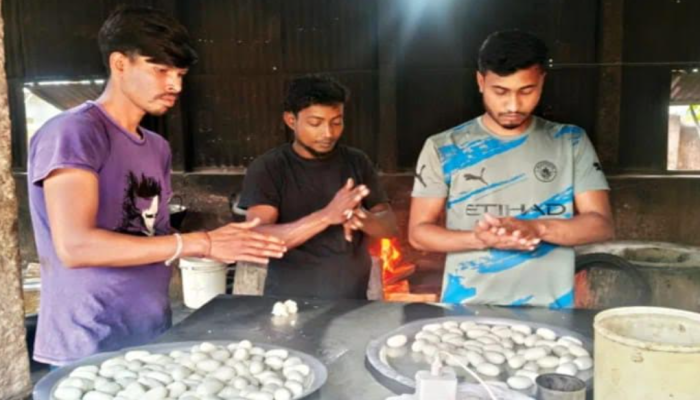 কুড়িগ্রামের ক্ষীরমোহনের সুখ্যাতি শুধু দেশে নয়, বিদেশেও ছড়িয়েছে