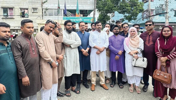 ‘উদোর পিণ্ডি বুধোর ঘাড়ে চাপিয়ে’ সরকার দায় এড়াতে পারবে না