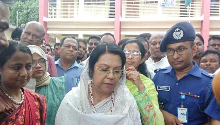 সরকার প্রাথমিক শিক্ষার মানোন্নয়নে কাজ করে যাচ্ছে: বিমানমন্ত্রী