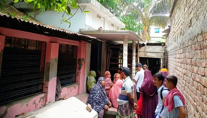 সাতক্ষীরায় অন্তঃসত্ত্বা স্ত্রীর লাশ উদ্ধার, পলাতক স্বামী