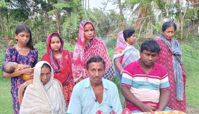 জমি নিয়ে বিরোধে বাড়িতে ঢুকে হামলা, নারীসহ আহত ৩