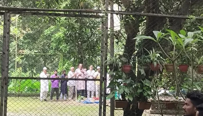 গজারিয়ায় চিরনিদ্রায় শায়িত হলেন কারিনা কায়সার