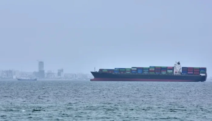 হরমুজ প্রণালিতে নিরাপদ চলাচল নিয়ে ইরান–ওমান আলোচনা
