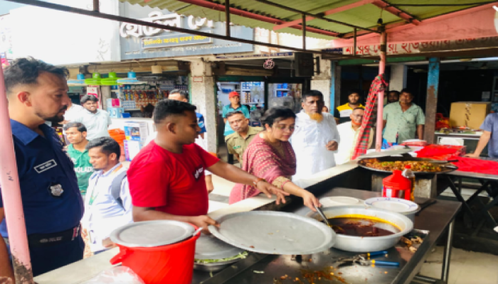 ​কালীগঞ্জে দুই হোটেল ব্যবসায়ীকে ১০ হাজার জরিমানা