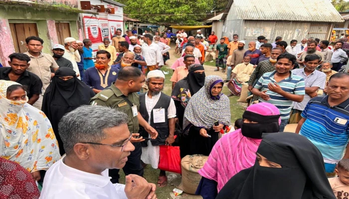 গফরগাঁওয়ে ক্ষতিগ্রস্ত ৪ শতাধিক কৃষক পরিবারকে খাদ্যসহায়তা