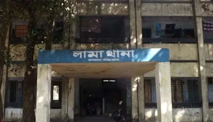 লামায় চালককে জখম করে সিএনজি ছিনতাই