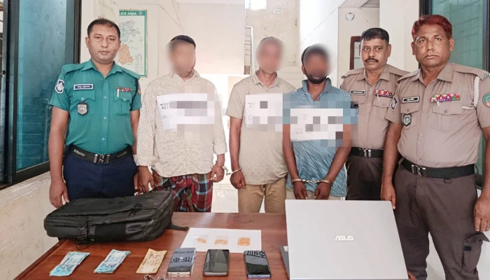 রংপুরে ইয়াবা, ল্যাপটপ ও মোবাইলসহ ৩ মাদক কারবারি গ্রেপ্তার