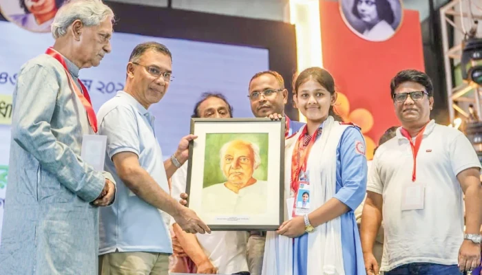 ৫ আগস্টে বিতাড়িতদের সঙ্গে তারা তলে তলে খাতির শুরু করেছে