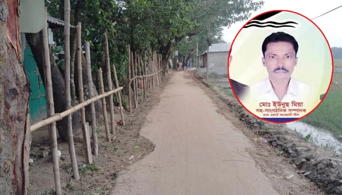 সড়ক দখল করে পশুর হাট বসালেন আ.লীগ নেতা