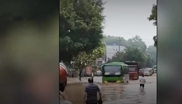 চীনের দক্ষিণ-পশ্চিমাঞ্চলে ভয়াবহ বর্ষণ, নিহত ১