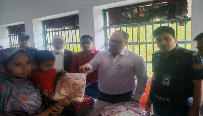 ঈদুল আজহা উপলক্ষে  সুনামগঞ্জ জেলা কারাগারের বন্দীদের মাঝে ঈদুল আযহা উপলক্ষে বস্ত্র বিতরণ