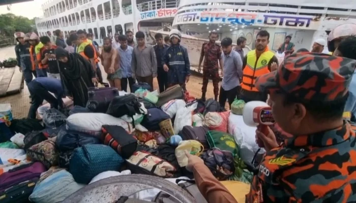 চাঁদপুরে কালবৈশাখীর তাণ্ডবে নিহত ১, ঝড়ে দুই লঞ্চের সংঘর্ষে আহত ১০