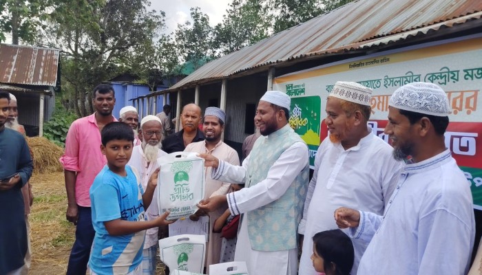 কসবা-আখাউড়ায় সহস্রাধিক মানুষের মাঝে কুরবানির গোশত বিতরণ কার্যক্রম উদ্বোধন করেছেন বাংলাদেশ জামায়াতে ইসলামীর কেন্দ্রীয় মজলিসে শূরা সদস্য আতাউর রহমান সরকার
