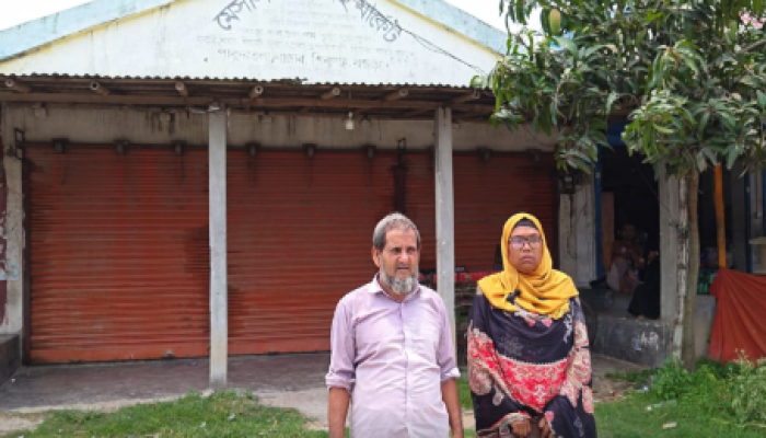 বগুড়ার মোকামতলায় অসহায় নিঃসন্তান নারীর ৩০ লাখ টাকার জায়গা লিখে নিয়ে প্রতারণা, দ্বারে দ্বারে কাঁদছেন ভুক্তভোগী