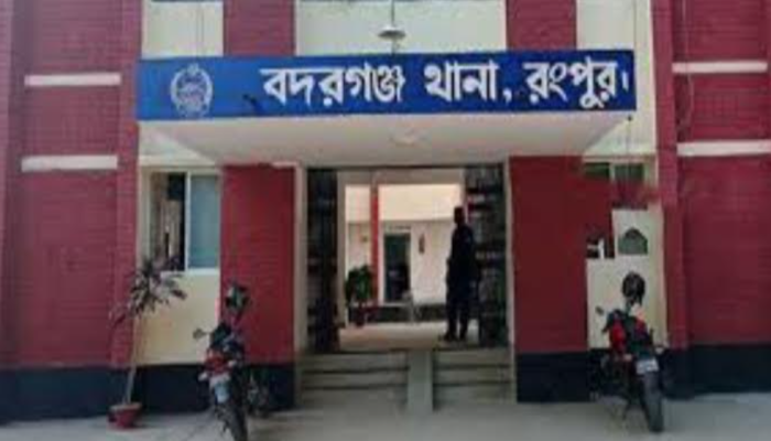 রাস্তা থেকে যুবককে  তুলে নিয়ে নিজের কিশোরী মেয়ের সঙ্গে বাল্য বিয়ে দিলেন পিতা