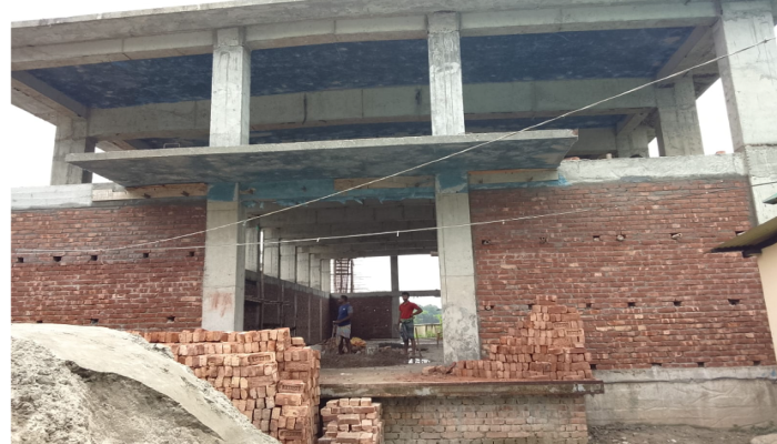 ​ফুলবাড়ীর মাদিলা হাটে ২ কোটি ১৫ লক্ষ ৭১ হাজার টাকার ব্যয়ে খাদ্য গুদামের নির্মাণ কাজ এগিয়ে চলছে॥