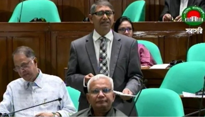 জুলাই আহত যোদ্ধাদের কর্মসংস্থান ও মাসিক ভাতার পরিকল্পনা আছে : মুক্তিযুদ্ধ মন্ত্রী