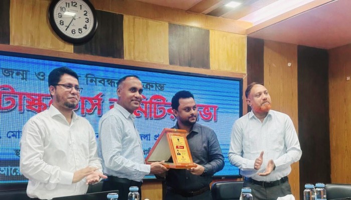 জন্ম-মৃত্যু নিবন্ধনে মে মাসে বরিশাল বিভাগের শ্রেষ্ঠ ইউএনও গলাচিপার ইজাজুল হক