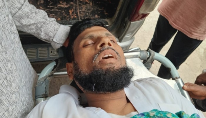 মেহেন্দিগঞ্জে মসজিদে নামাজরত ছোট ভাইকে কুপিয়ে হত্যা, বড় ভাই পলাতক
